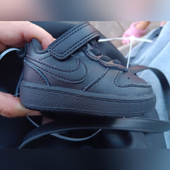 Brand new Nike infant shoes size 2c - Picture 1 of 2